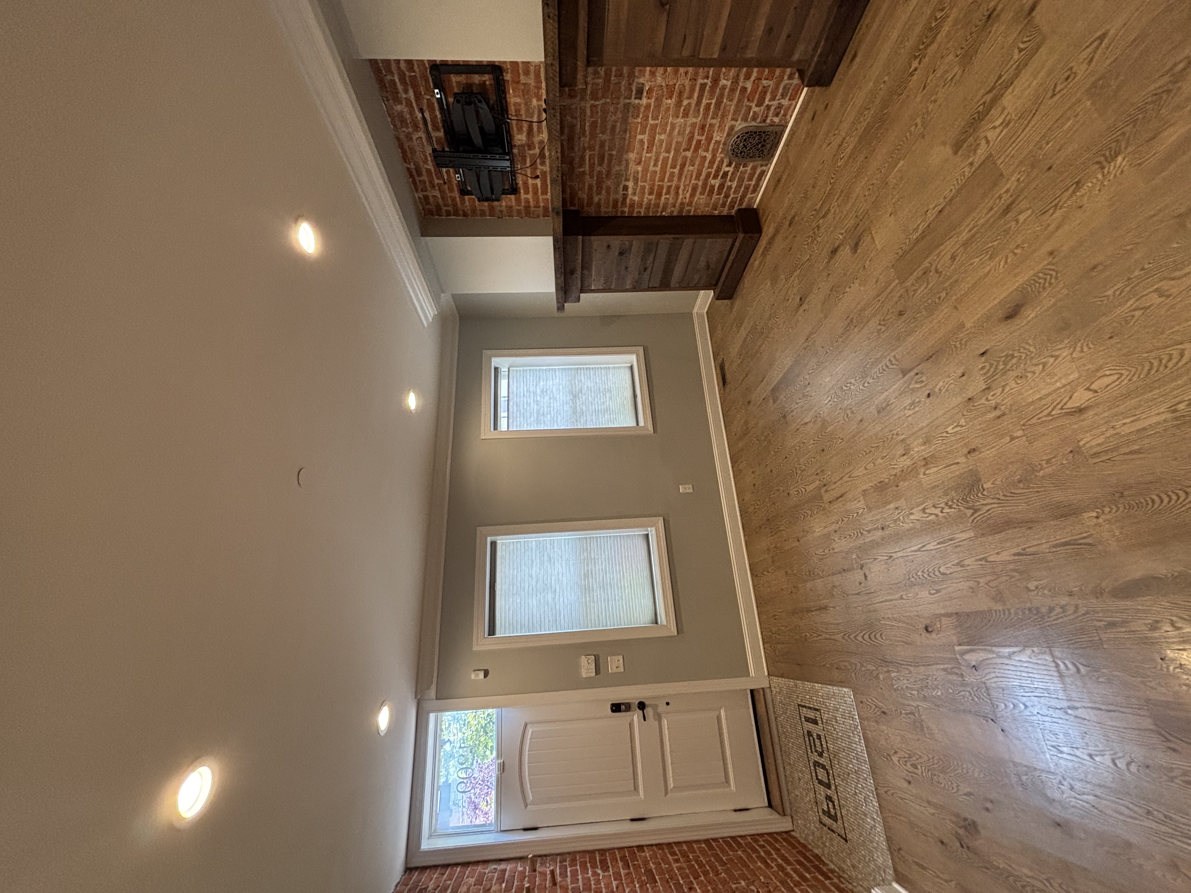 Unfurnished living room