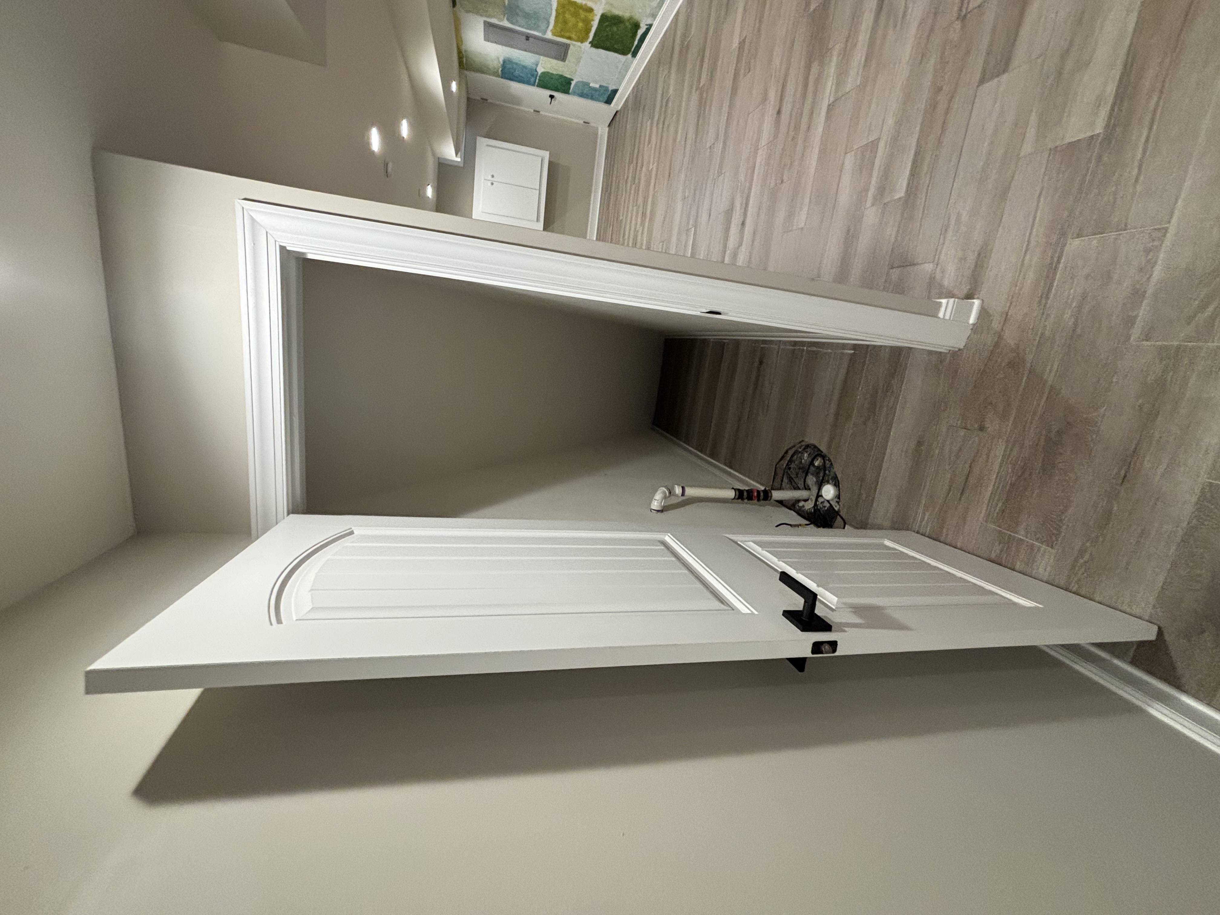 Unfurnished bathroom