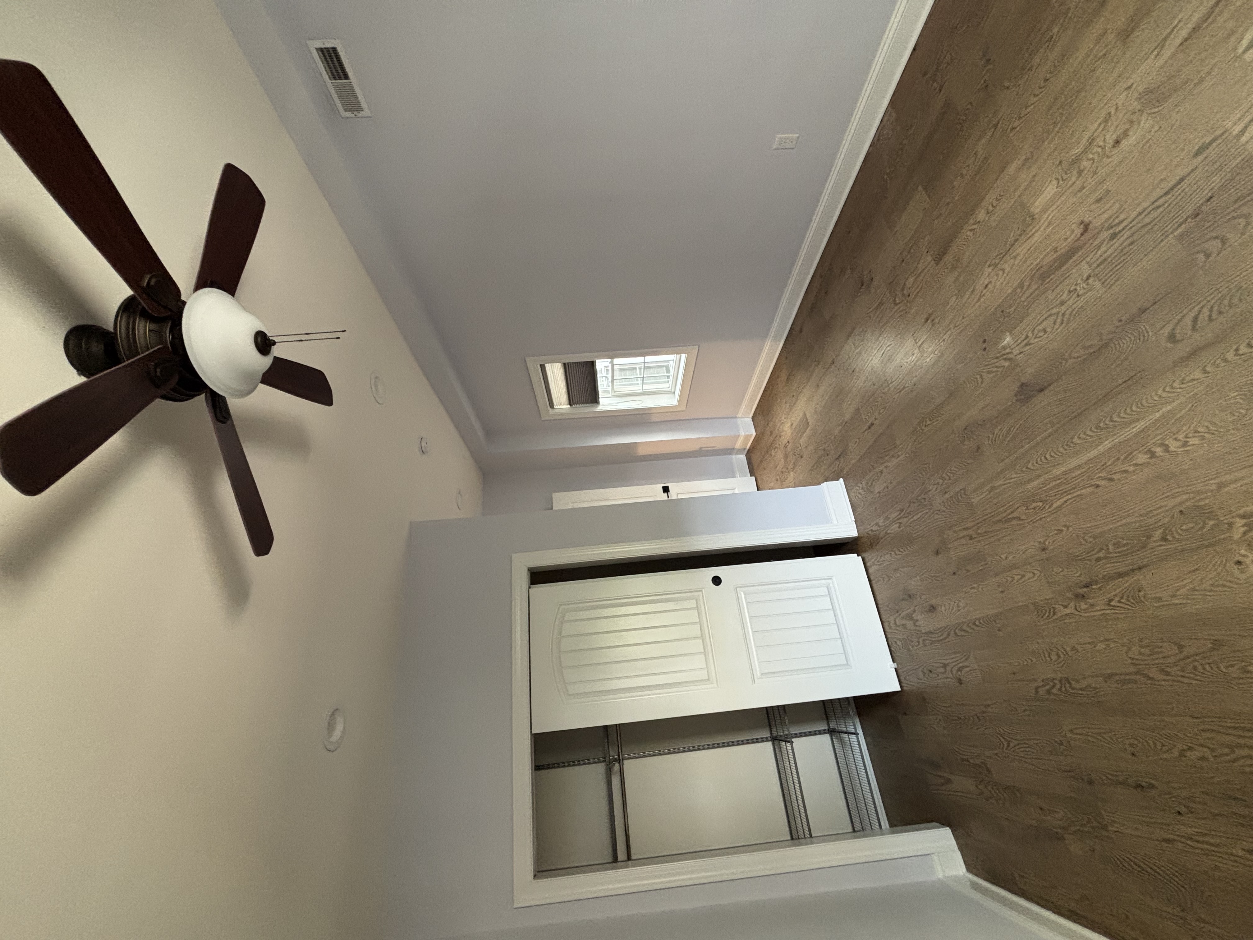 Unfurnished primary bedroom