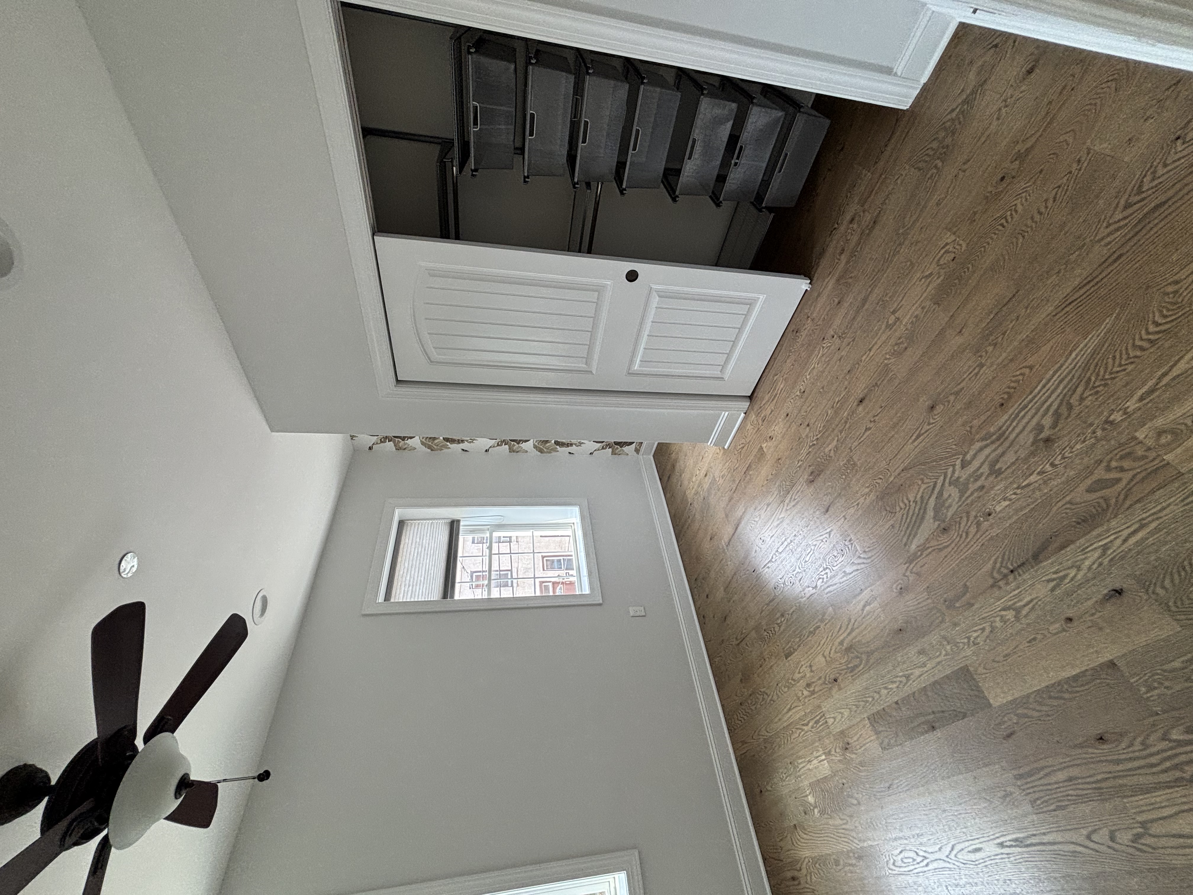 Unfurnished third floor